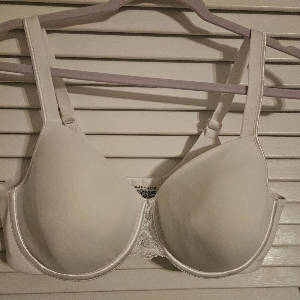 Playtex White Underwire Bra Size 40D